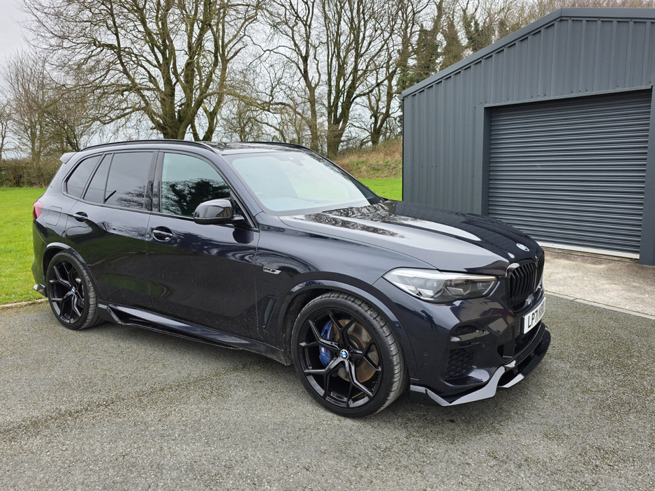 2022 BMW X5 - image 2