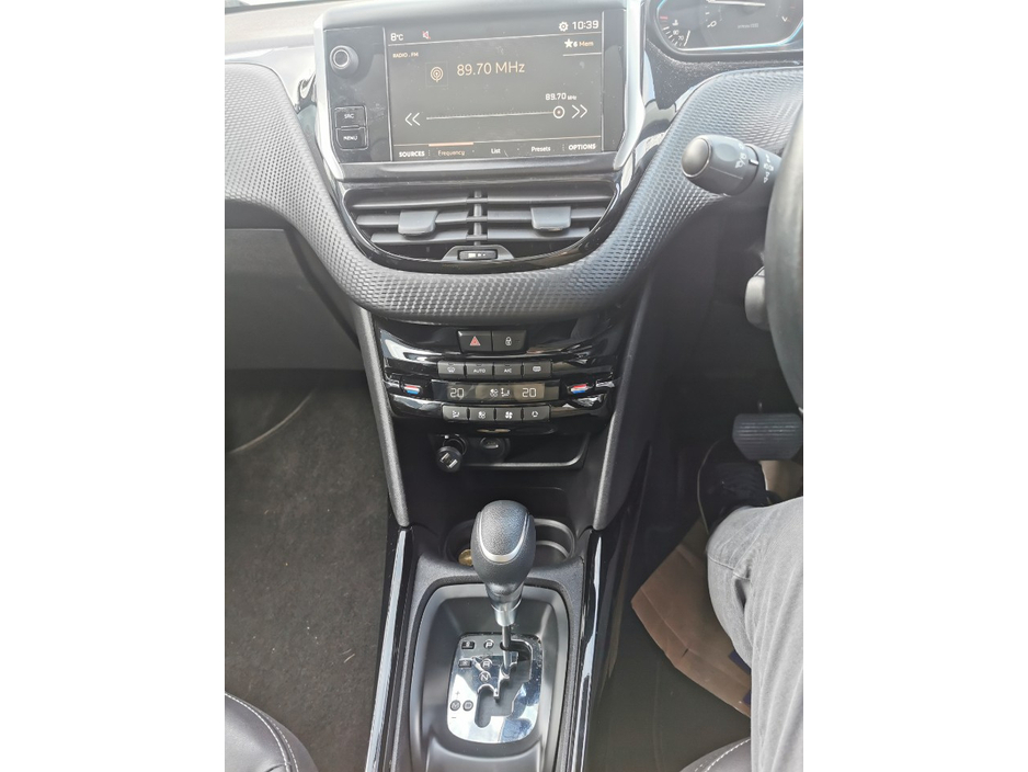 2019 Peugeot 2008 - image 17