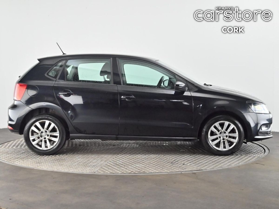 2016 Volkswagen Polo - image 2