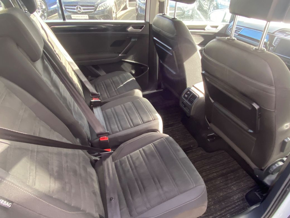 2017 Volkswagen Touran - image 12