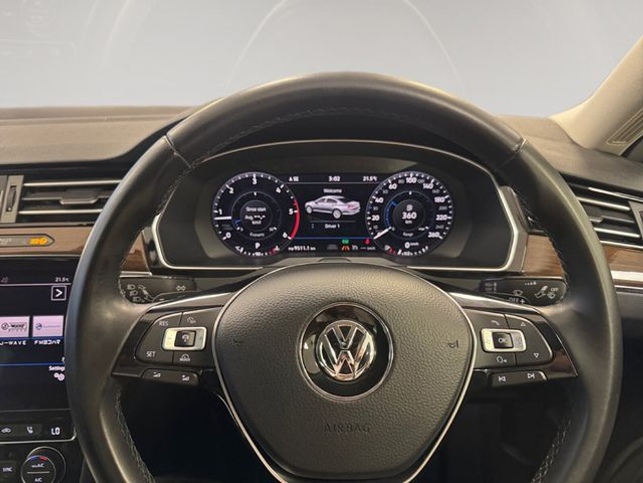 2018 Volkswagen Passat - image 13