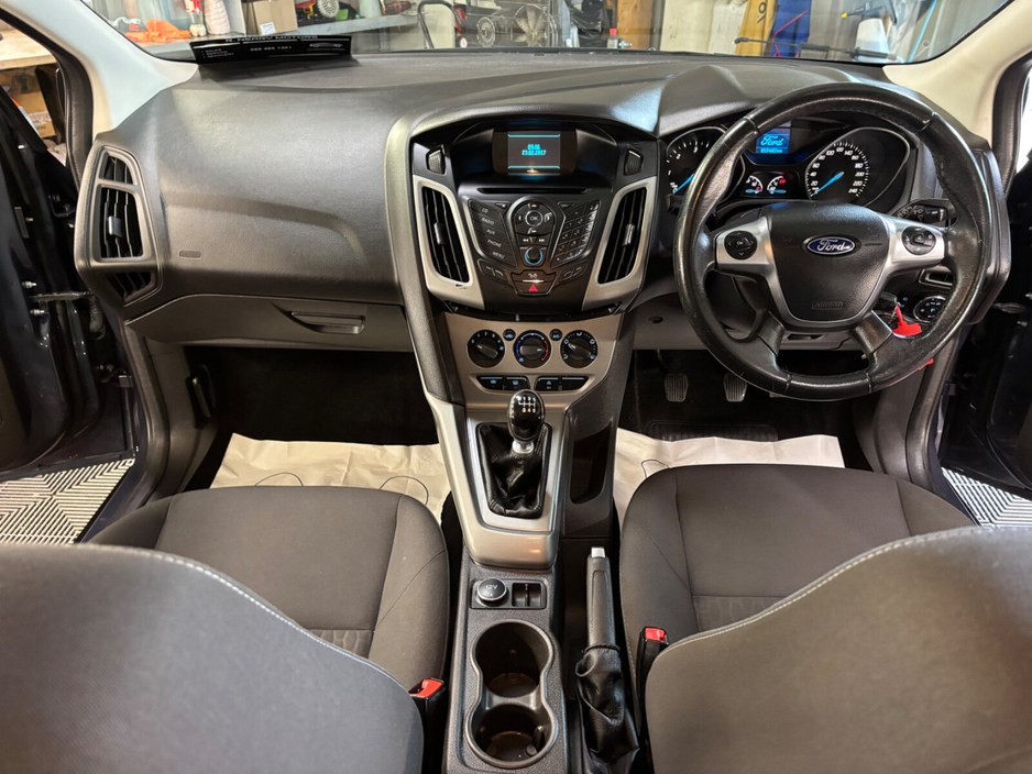 2014 Ford Focus - image 10