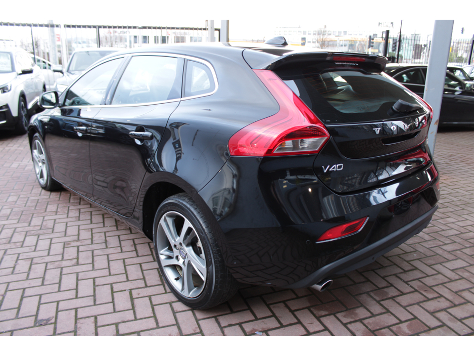 2016 Volvo V40 2.0D4 DYNAMIQUE EDITION 5DR HATCHBACK AUTOMATIC // 1 OWNER CAR WITH ONLY 56,000 KMS IN AS NEW CONDITION // BUY WITH CONFIDENCE AA AND SIMI APPROVED DEALER 2026 // FINANCE ARRANGED // TRADE INS WELCOME €15,950