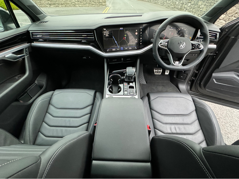 2024 Volkswagen Touareg - image 20