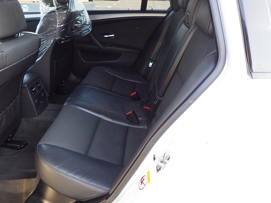 2009 BMW 5 Series - image 11