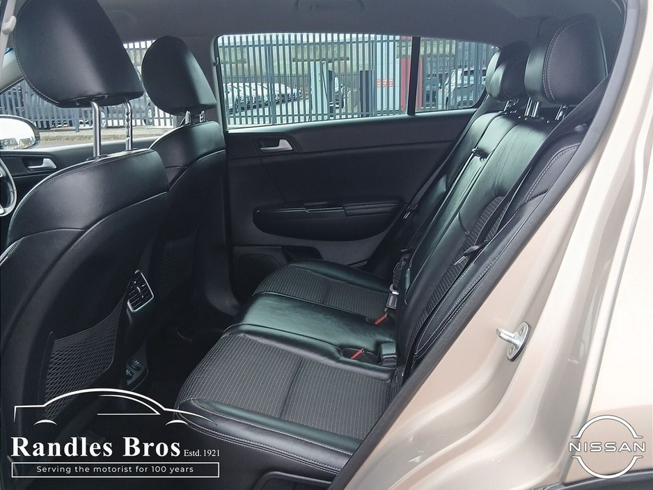 2016 Kia Sportage - image 13