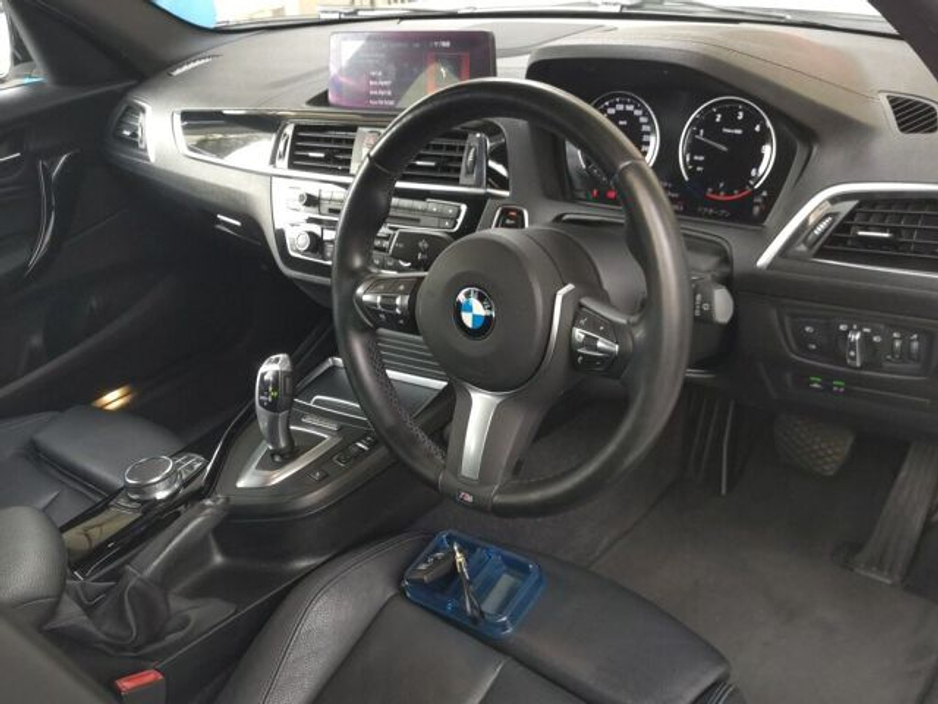 2019 BMW 1 Series 118D M SPORT SHADOW EDITION AUTOMATIC **TOP SPEC / ACTIVE CRUISE CONTOL / 18" GLOSS BLACK ALLOYS / COMFORT ACCESS / ELECTRIC & MEMORY FRONT SEATS / HEATED SEATS / SAT NAV / REVERSE CAMERA** €22,900