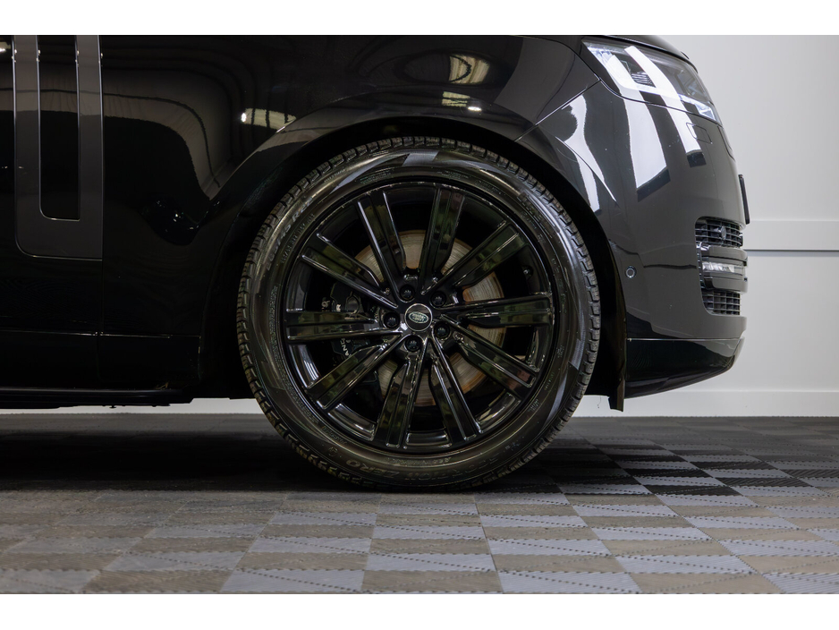 2024 Land Rover Range Rover - image 7