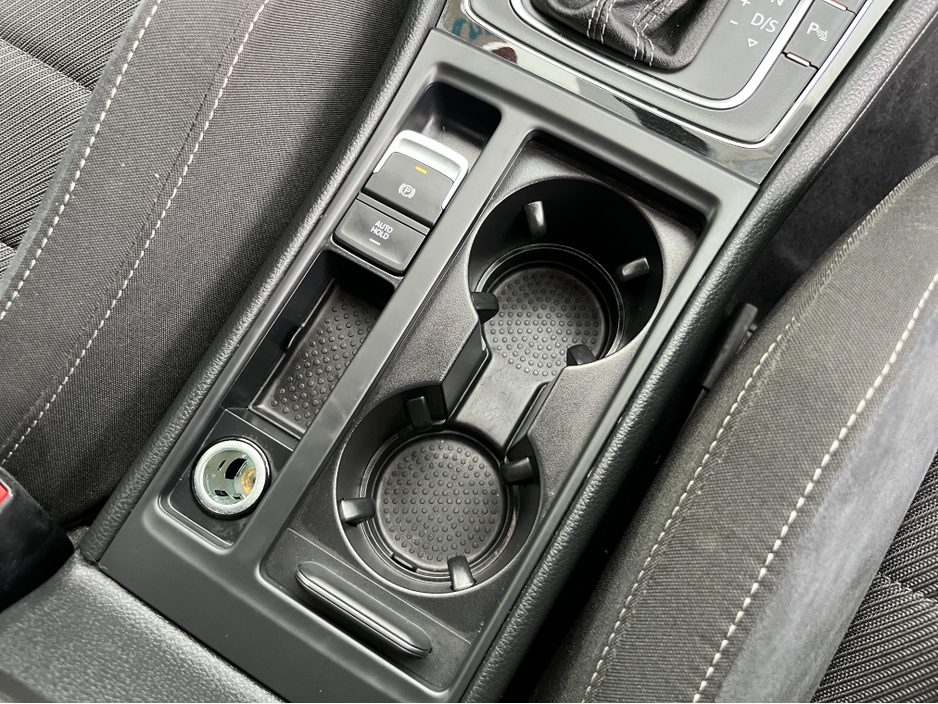 2019 Volkswagen Golf - image 16