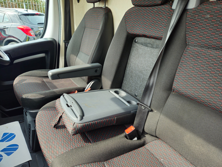 2023 Opel Movano - image 9