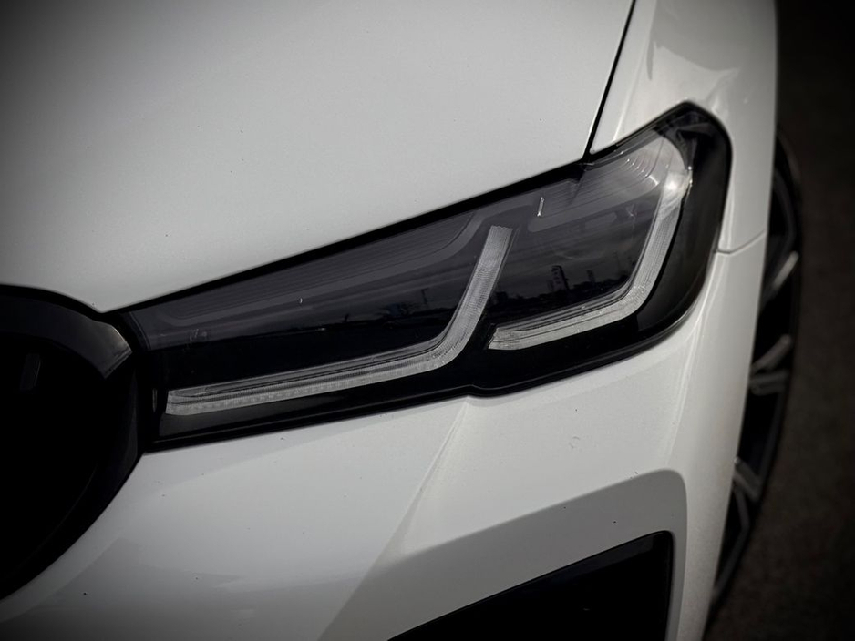 2023 BMW 5 Series - image 23