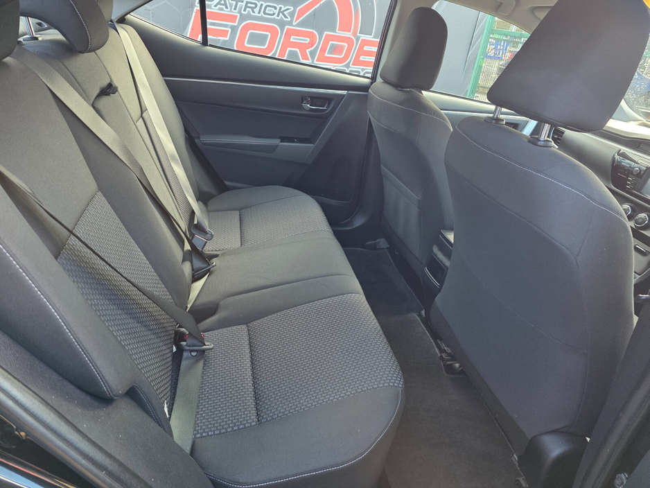 2016 Toyota Corolla - image 7