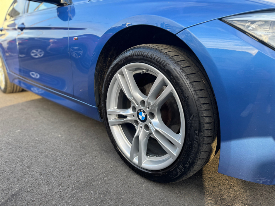 2015 BMW 3 Series - image 14