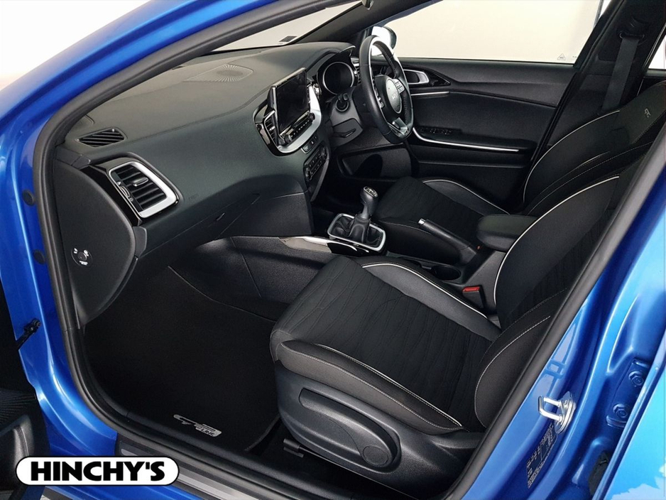 2023 Kia Ceed - image 4