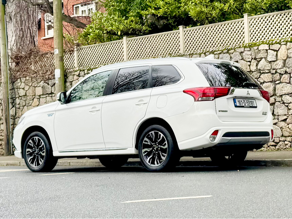 2016 Mitsubishi Outlander 2.0 GX4H PHEV 200BHP 5DR AUTO €13,900