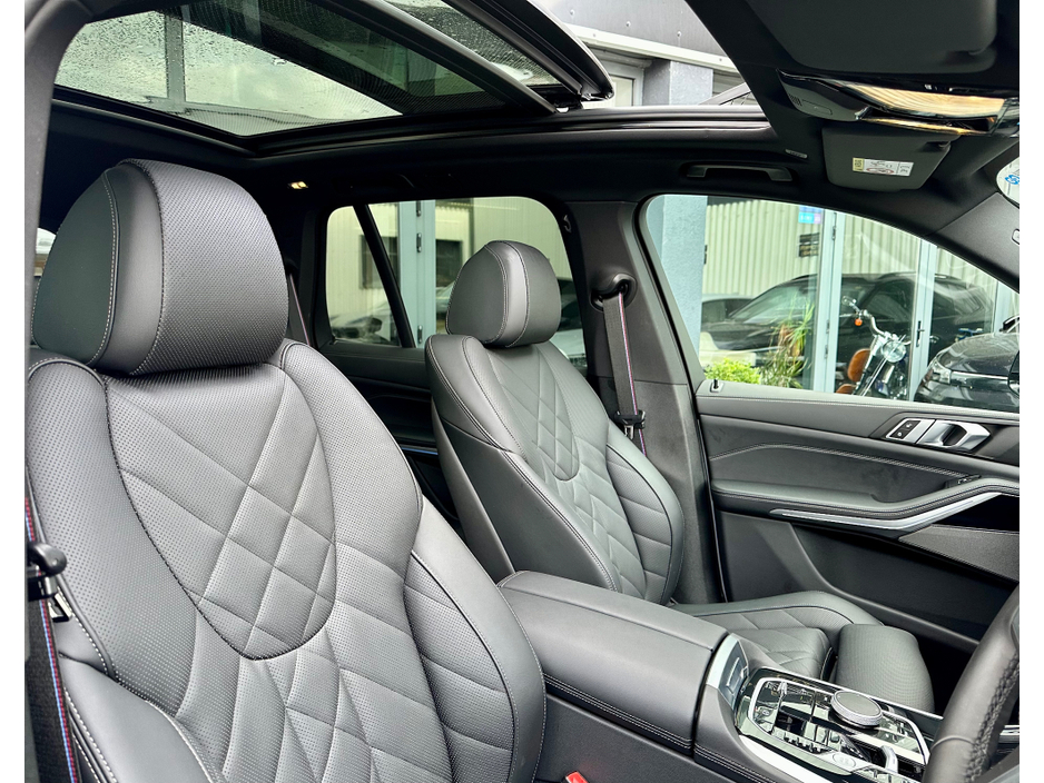 2025 BMW X5 ++TECH PACK++ XDRIVE50E M SPORT AUTO €102,950