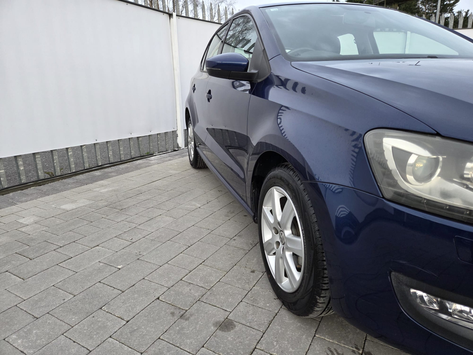 2012 Volkswagen Polo - image 2