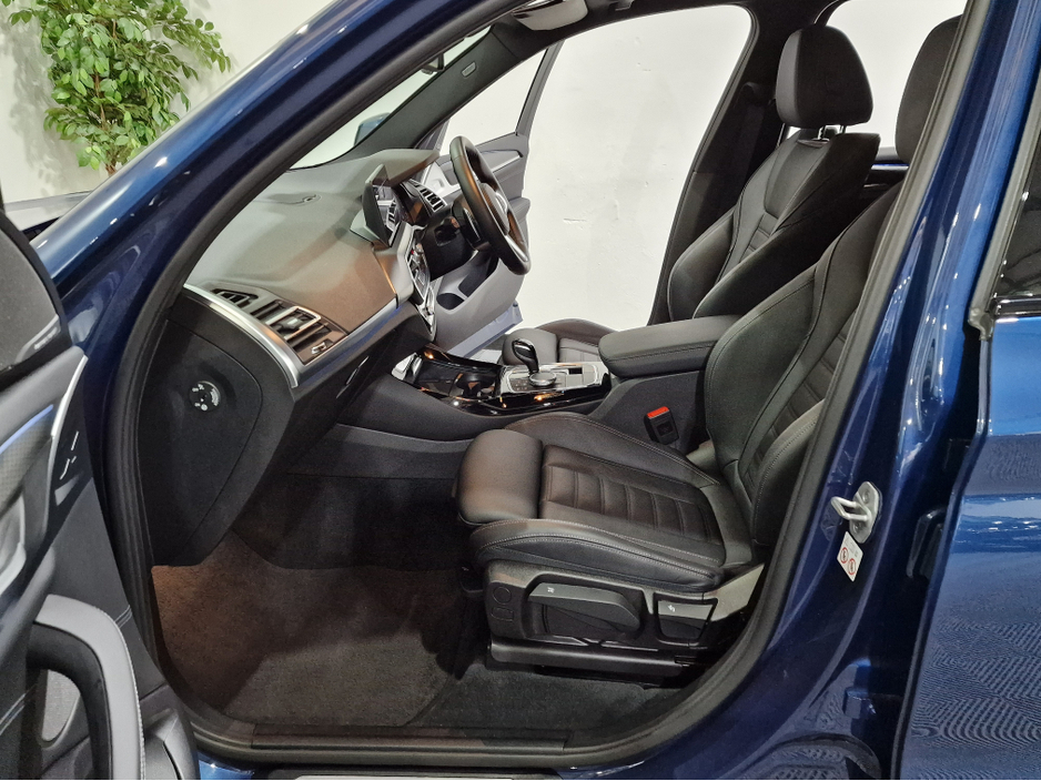 2023 BMW X3 - image 9