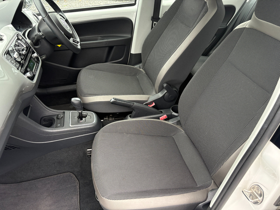 2015 Volkswagen up! - image 16