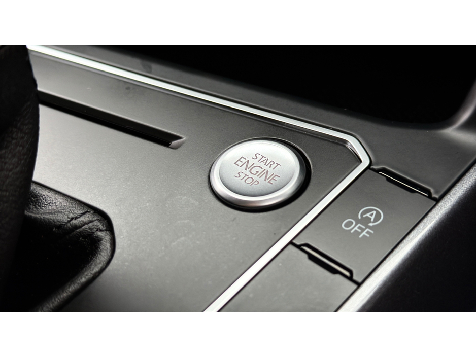 2019 Volkswagen Polo HIGHLINE 1.0TSI *15,000KMS* AUTO / HUGE SPEC €17,900