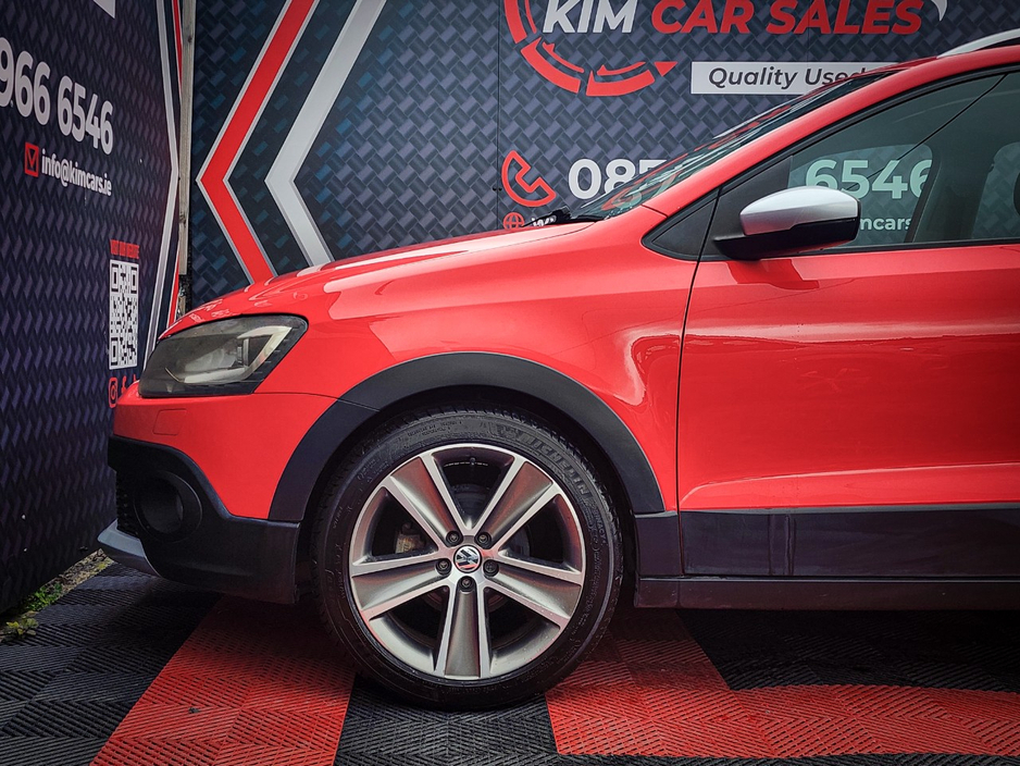 2013 Volkswagen Polo - image 8