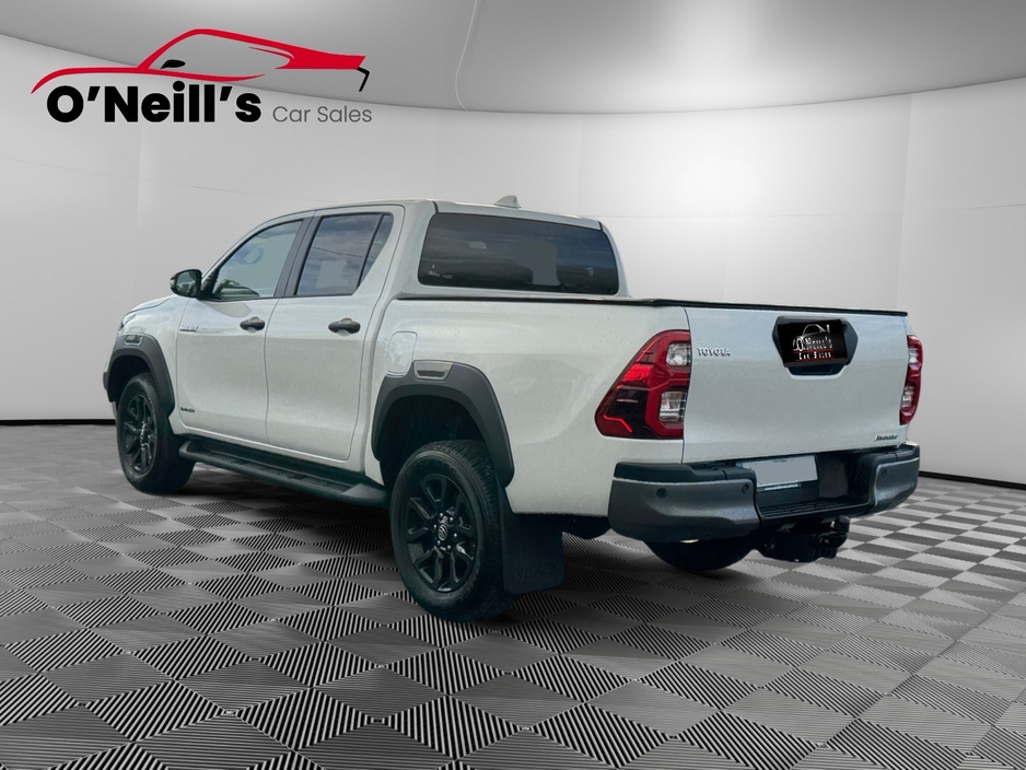 2025 Toyota Hilux *NO VAT* 2.8 INVINCIBLE  AUTO #332 €57,999