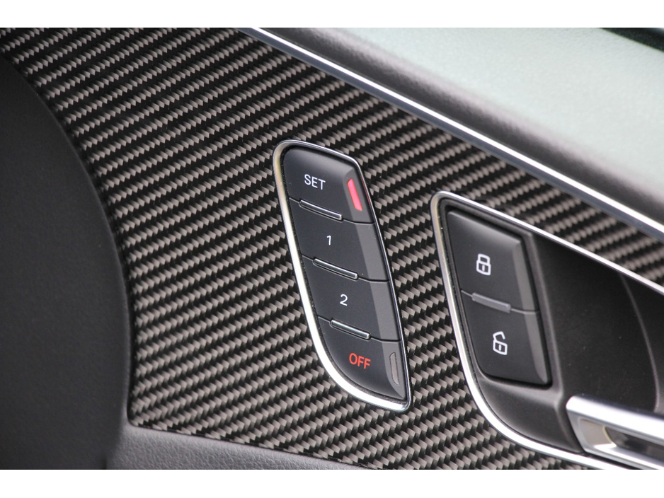 2016 Audi RS6 - image 19