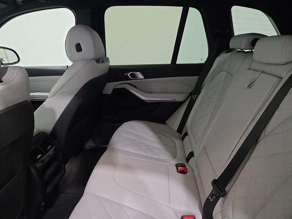 2023 BMW X5 - image 11