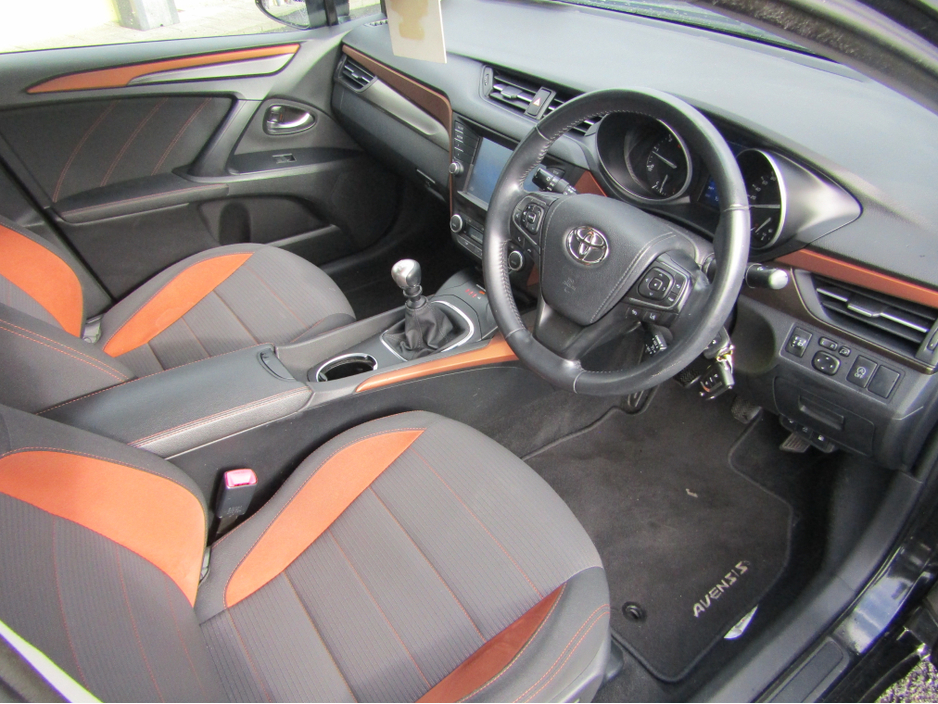 2018 Toyota Avensis - image 10