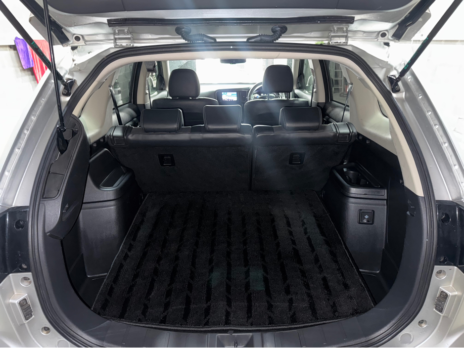 2019 Mitsubishi Outlander - image 12