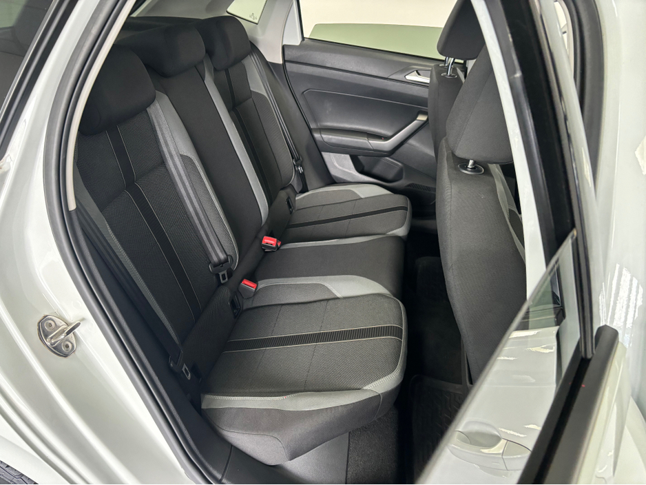 2019 Volkswagen Polo - image 10