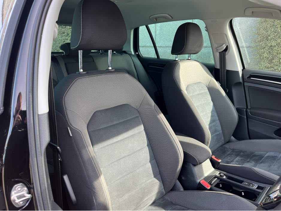 2016 Volkswagen Golf - image 11