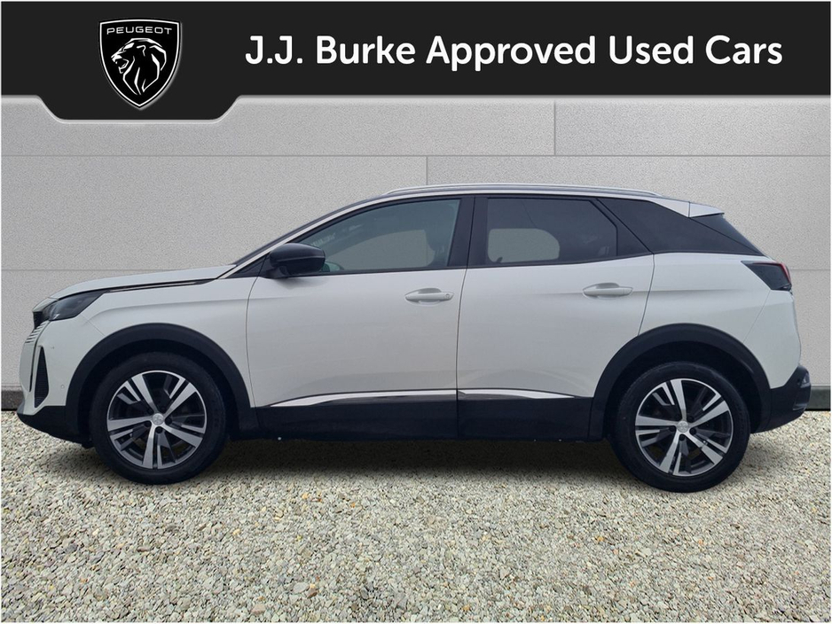 2023 Peugeot 3008 - image 3