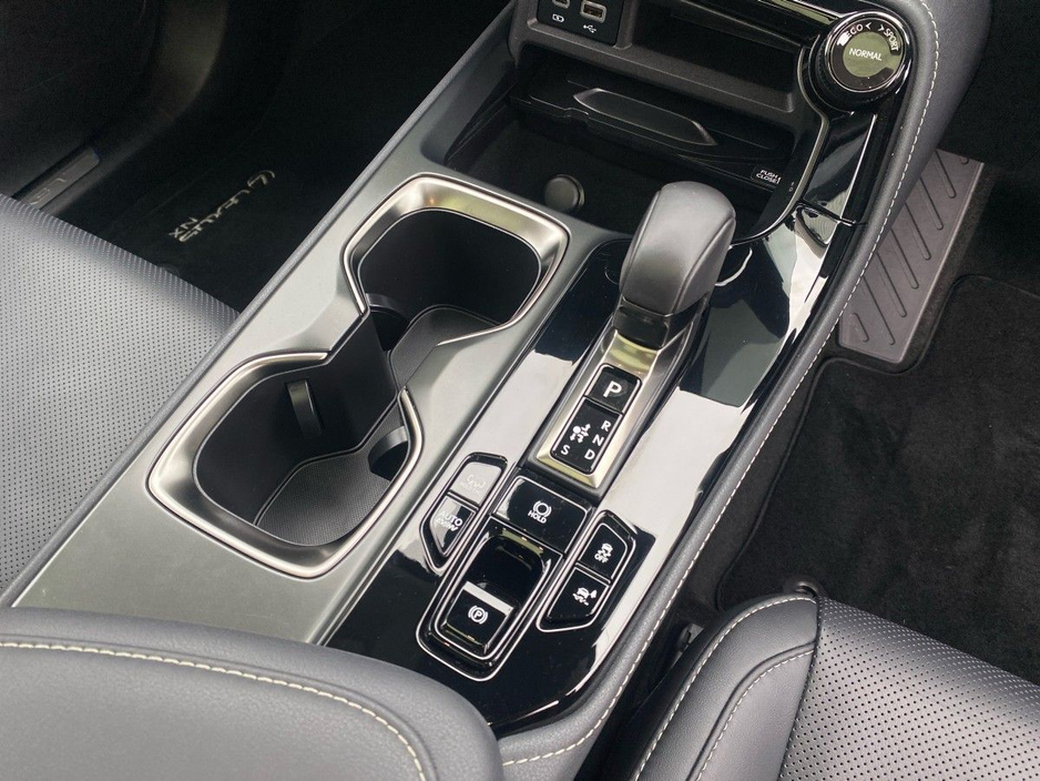 2025 Lexus NX 450 h+ - image 16