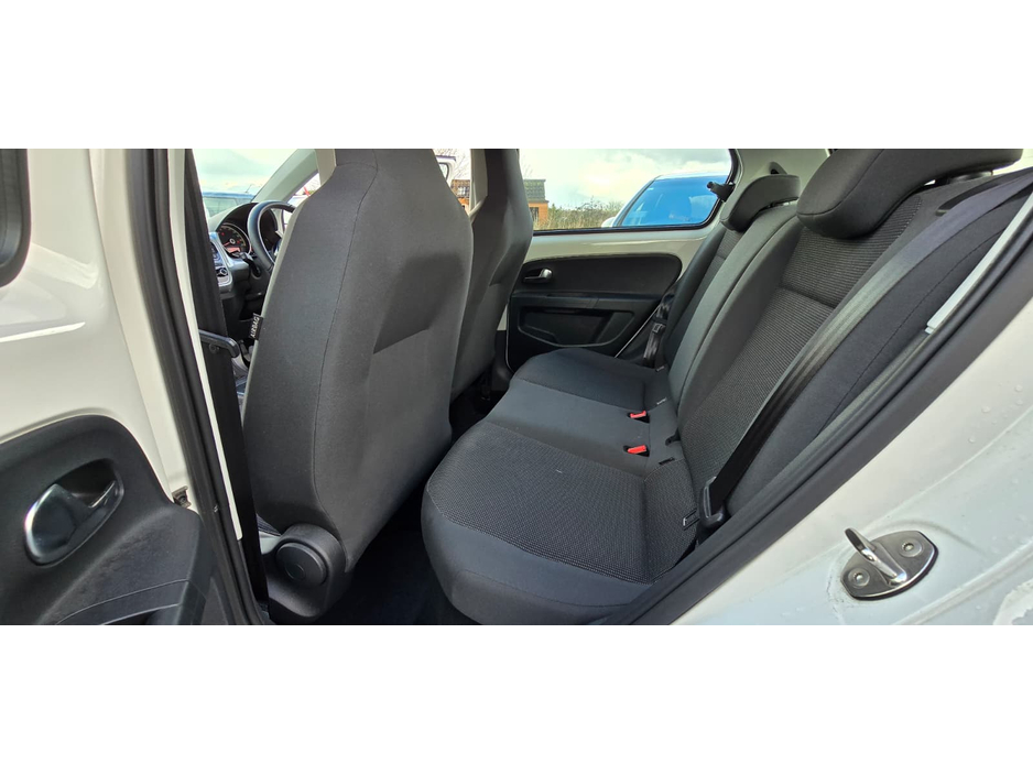 2014 Volkswagen up! - image 19