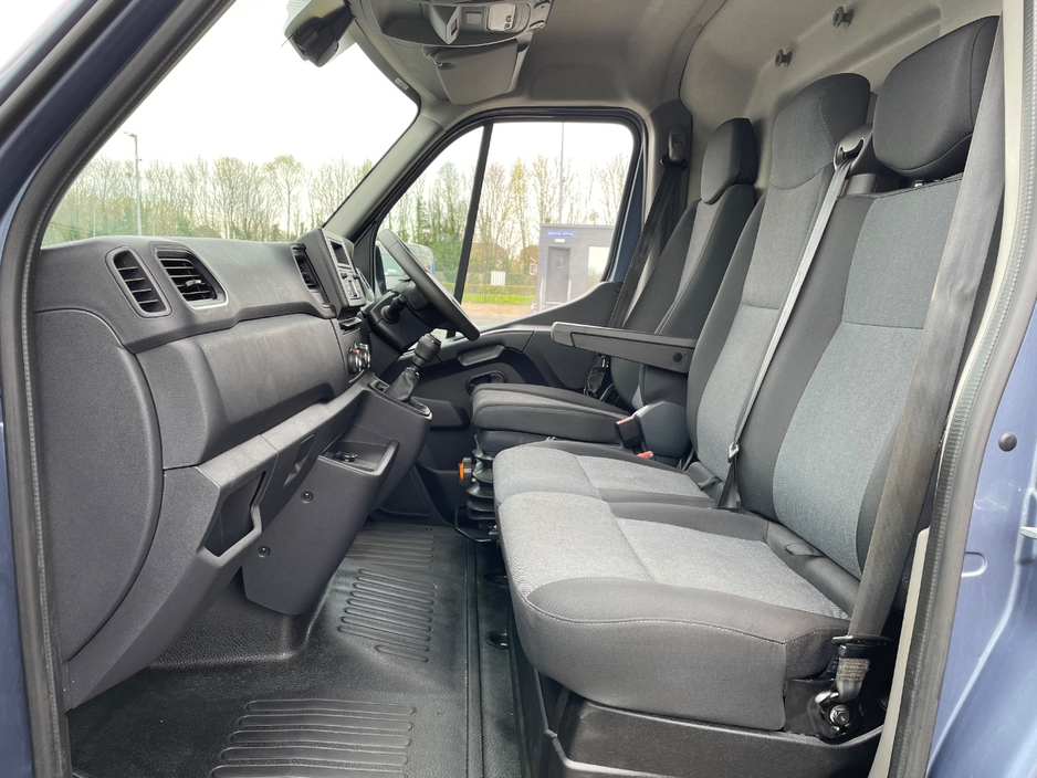 2023 Renault Master - image 15