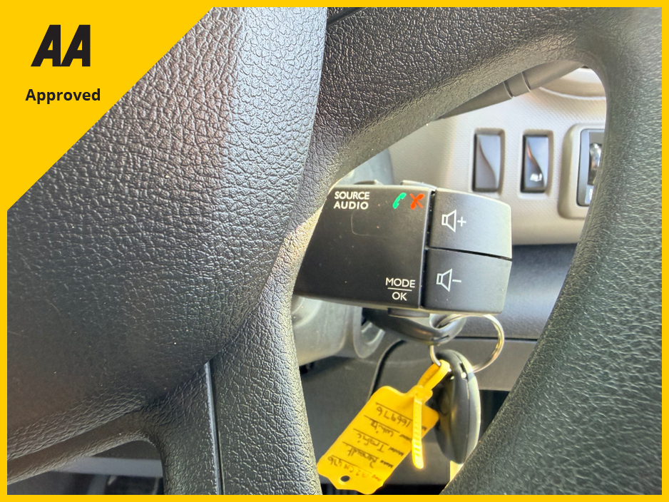 2018 Renault Trafic - image 14