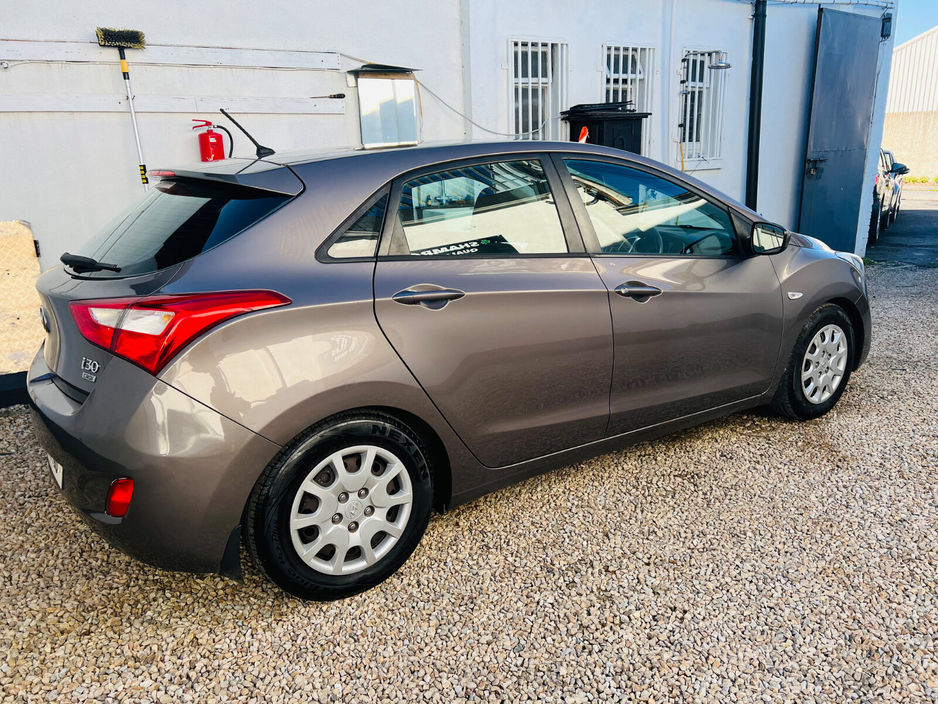 2013 Hyundai i30 - image 7