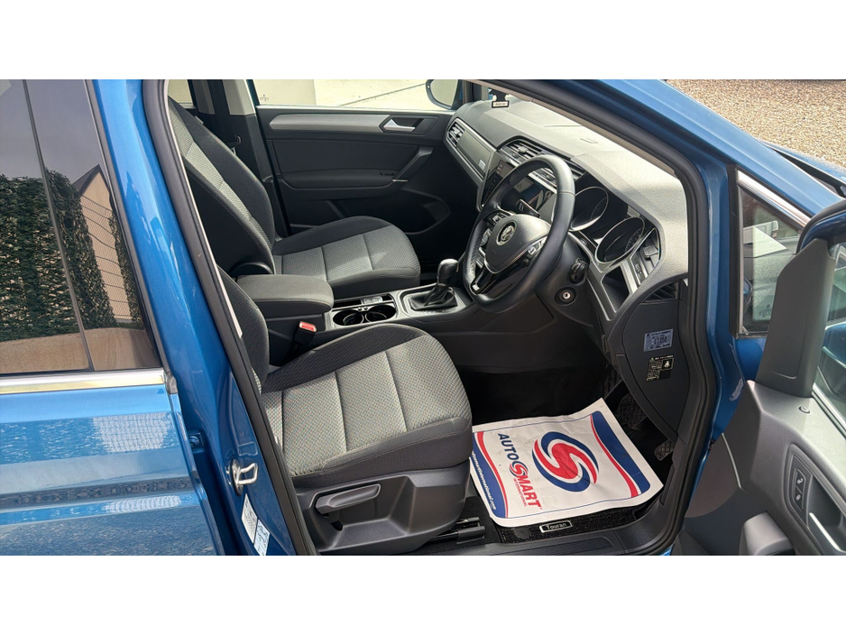 2019 Volkswagen Touran - image 7