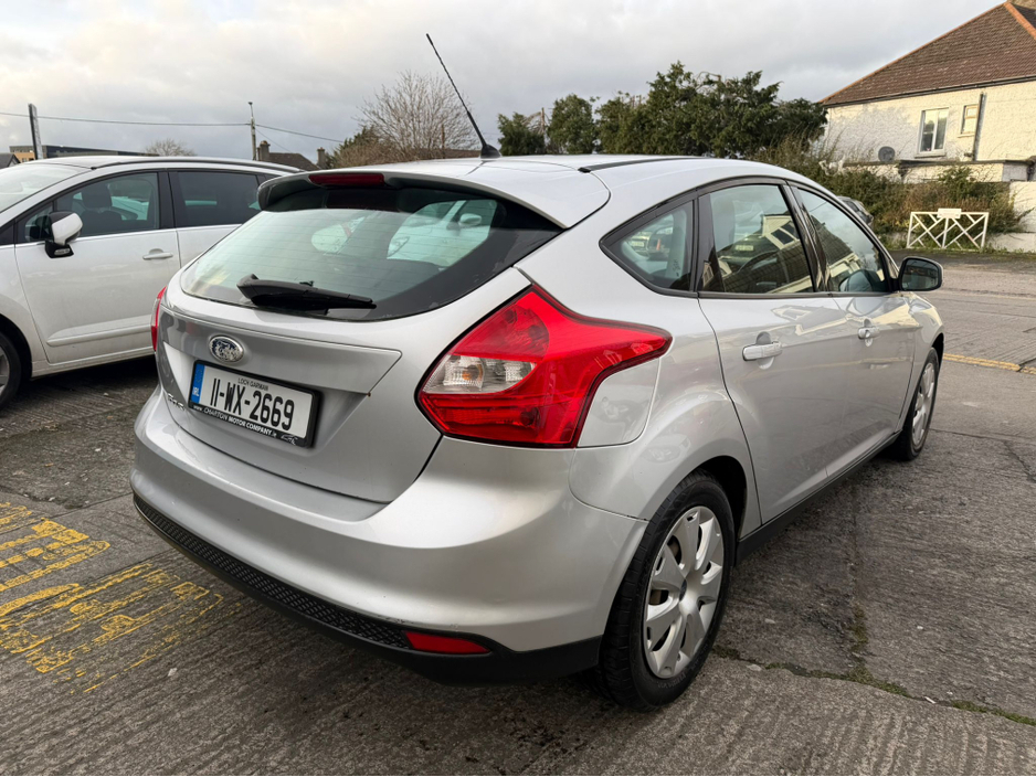 2011 Ford Focus - image 4