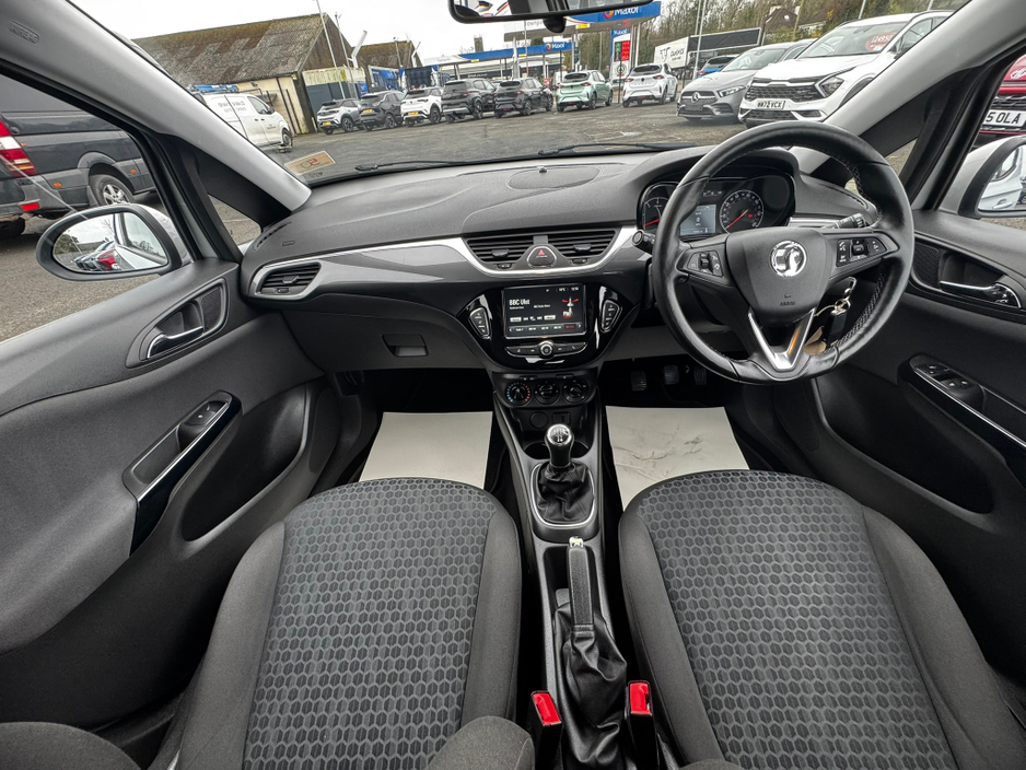 2017 Opel Corsa - image 13