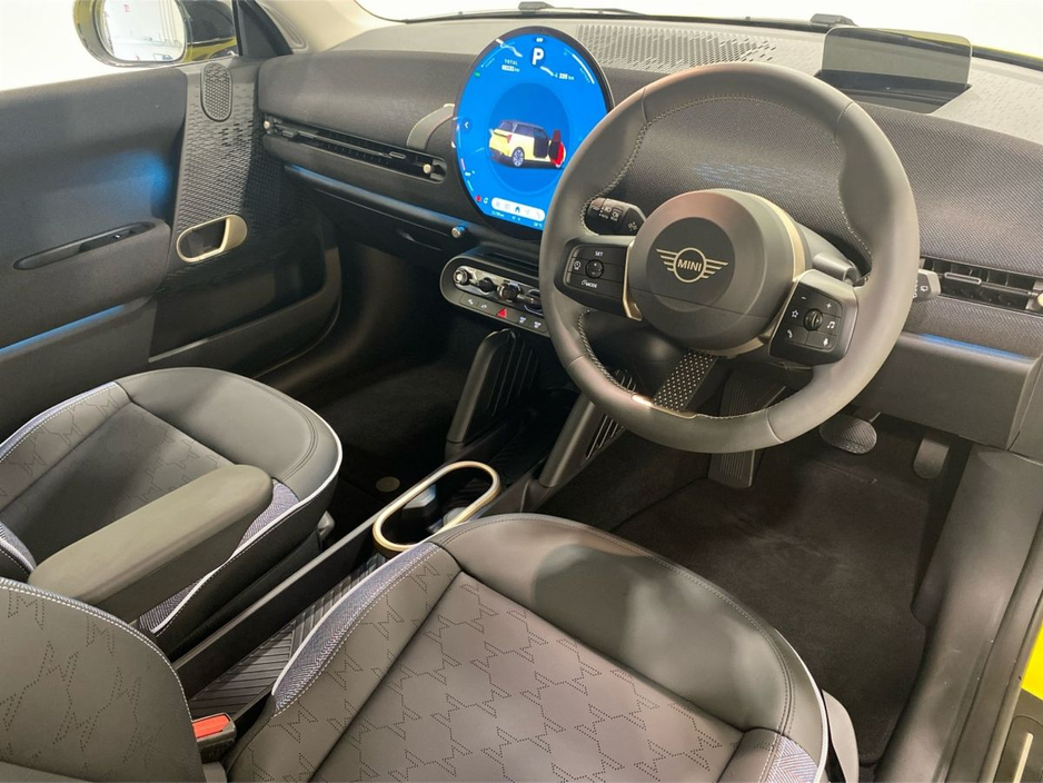 2025 MINI Hatch Cooper E €25,950