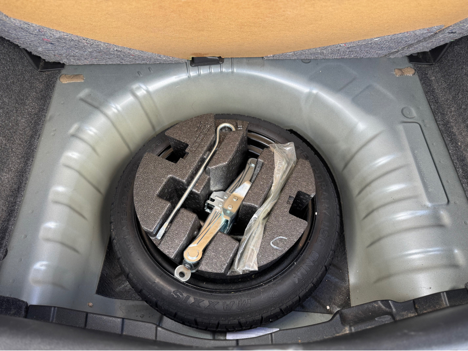 2017 Nissan Micra - image 14