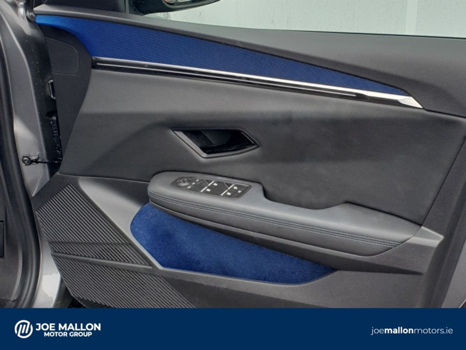 2026 Renault Megane - image 17