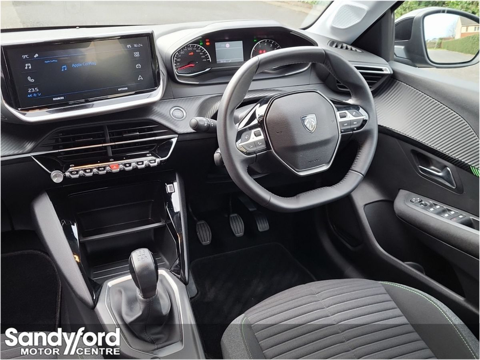 2025 Peugeot 208 - image 27