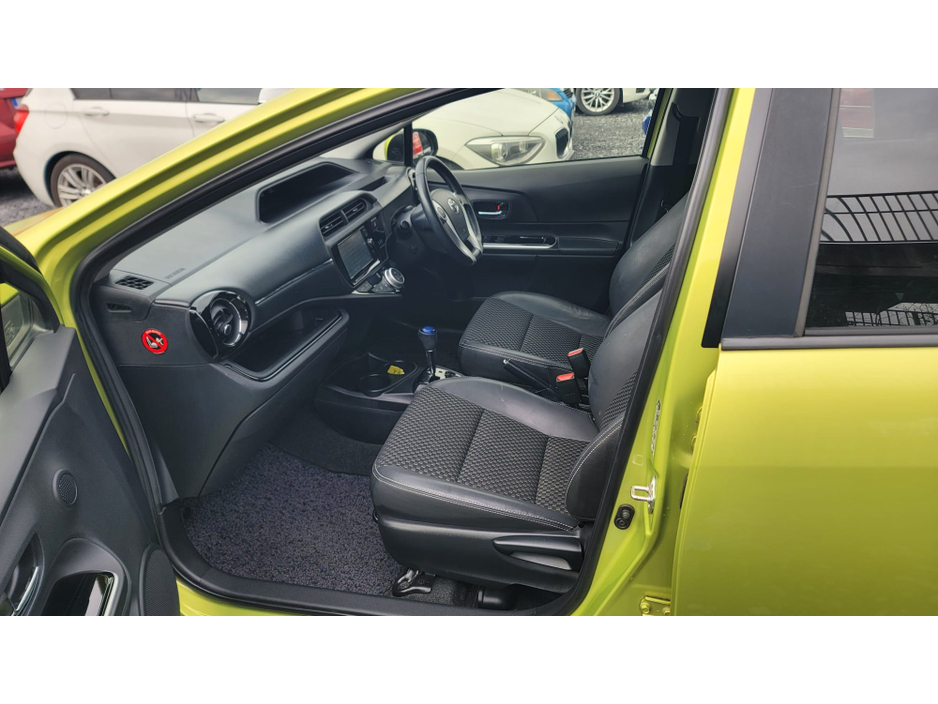 2016 Toyota Aqua - image 14