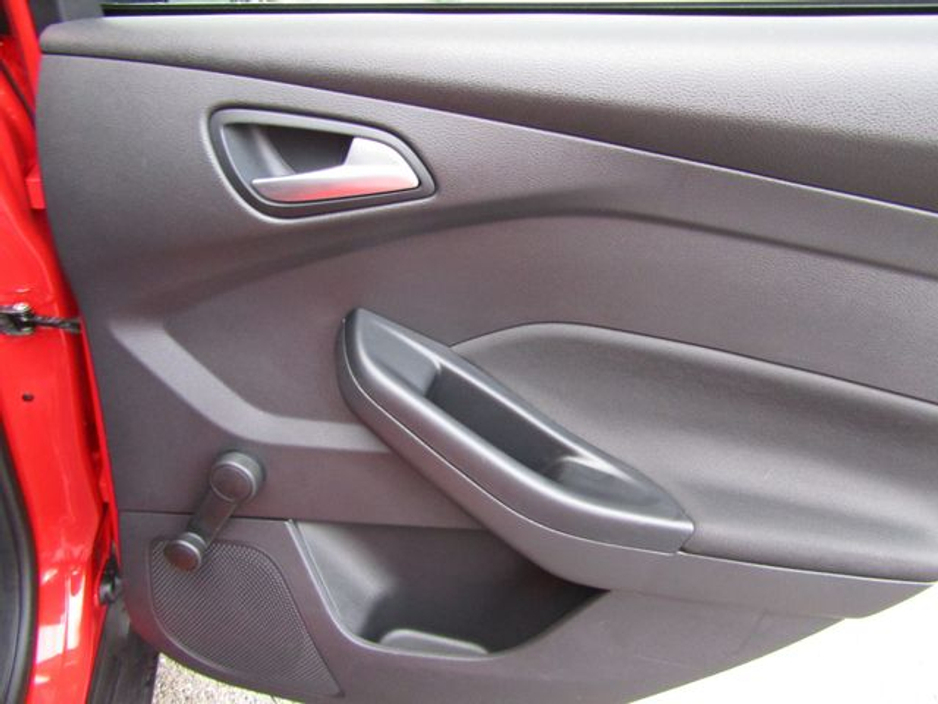 2016 Ford Focus 1.0 Zetec Ecoboost 100PS 5DR €9,950