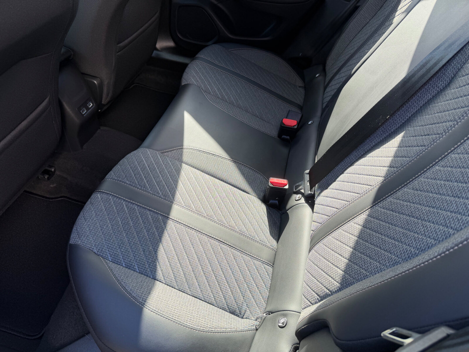 2025 Peugeot 2008 - image 10