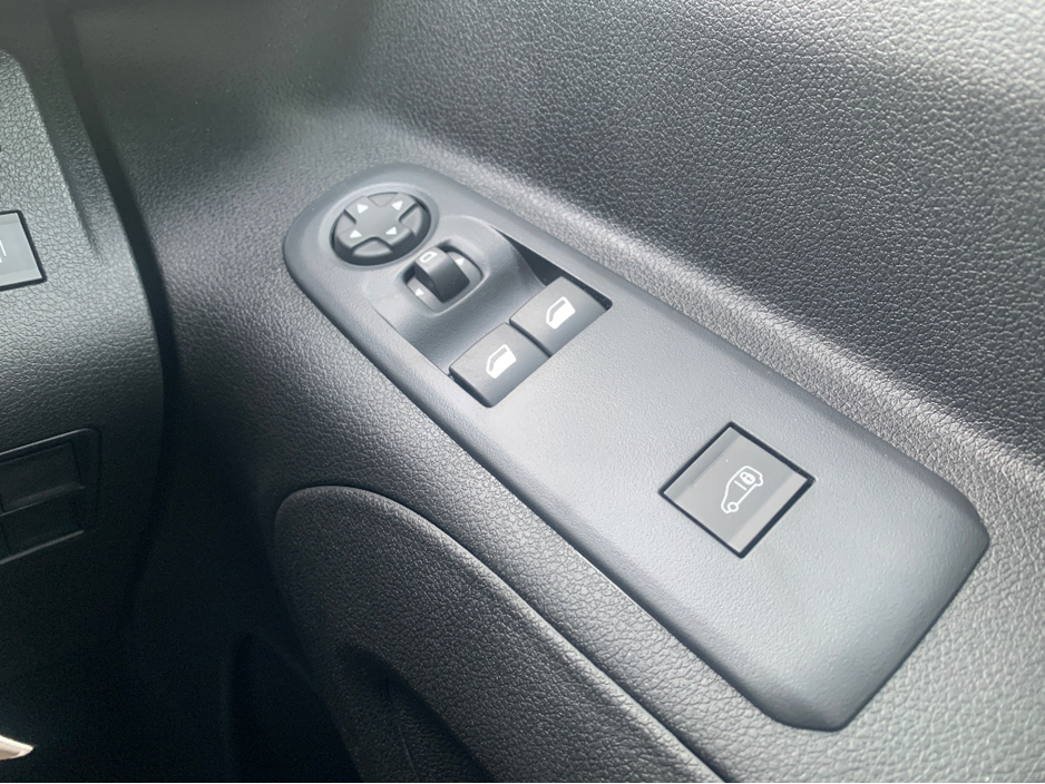 2024 Peugeot Partner PRO PLUS 1.5 HDI 100 1 €24,000