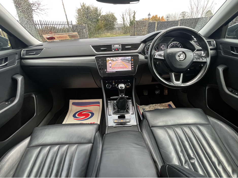 2018 Skoda Superb - image 13